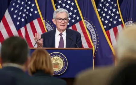 Central banks hawkish but cautious in war's shadow